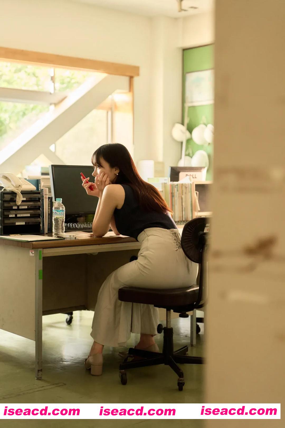 『套图』ミルク先生の特別授業写真集 – KenKen けん研[131P 332MB]